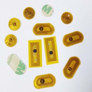 Prețul din fabrică Personalizat anti-metal NFC / RFID Etichetă / Autocolant / Etichetă Mic mai mică dimensiune 13.56mhz pasiv rfid chip fpc mini nfc tag tickers